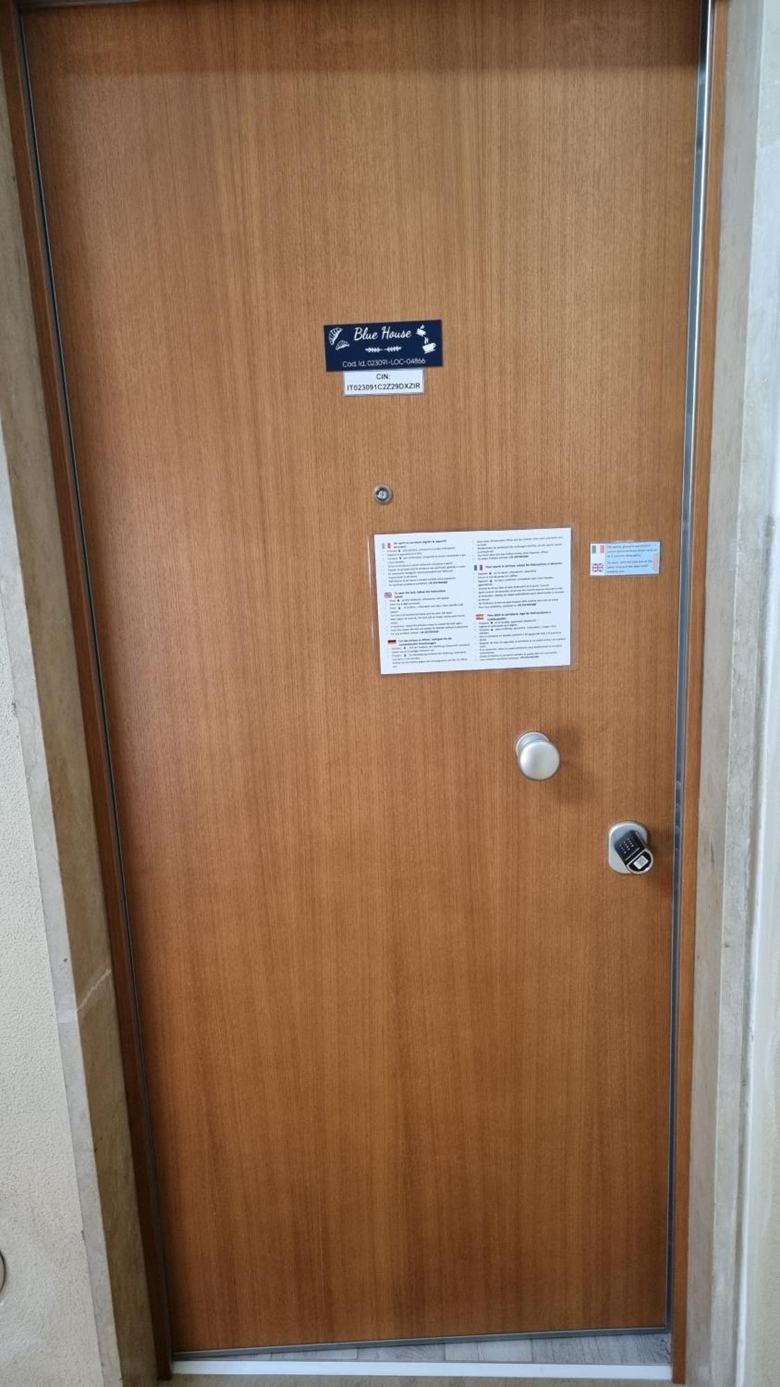 Blue House Apartment - San Massimo Верона Екстериор снимка